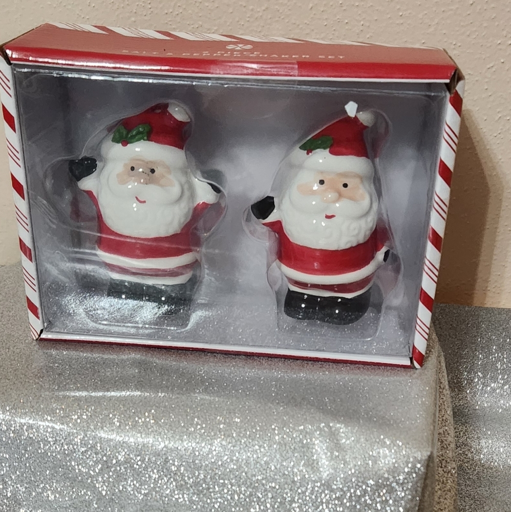 Christmas Santa Salt & Pepper Shaker Set